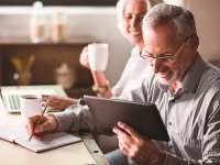 Pensionati in attività: sì all’indennità di malattia se dipendenti